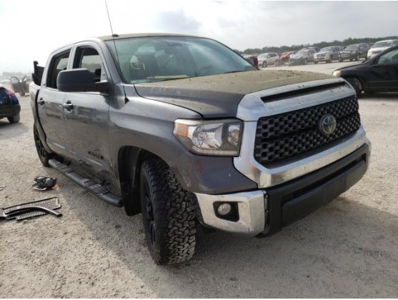 2018 TOYOTA TUNDRA CREWMAX SR5