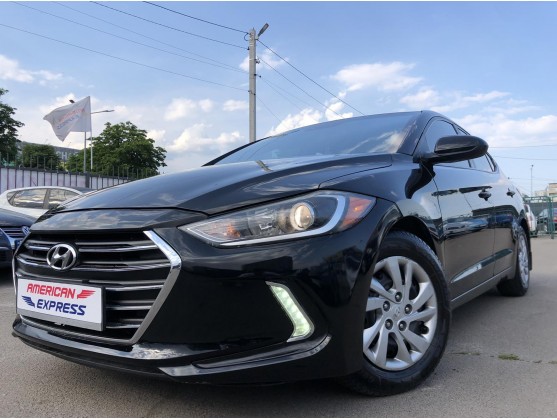 Hyundai Elantra SE