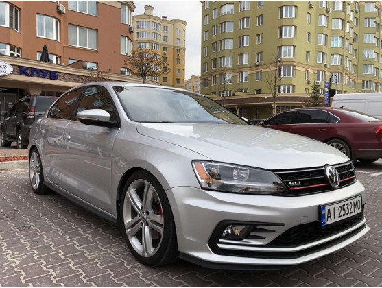 Volkswagen Jetta GLI